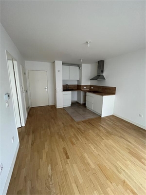 t2 à la location -   92130  ISSY LES MOULINEAUX, surface 34 m2 location t2 - UBI475358903